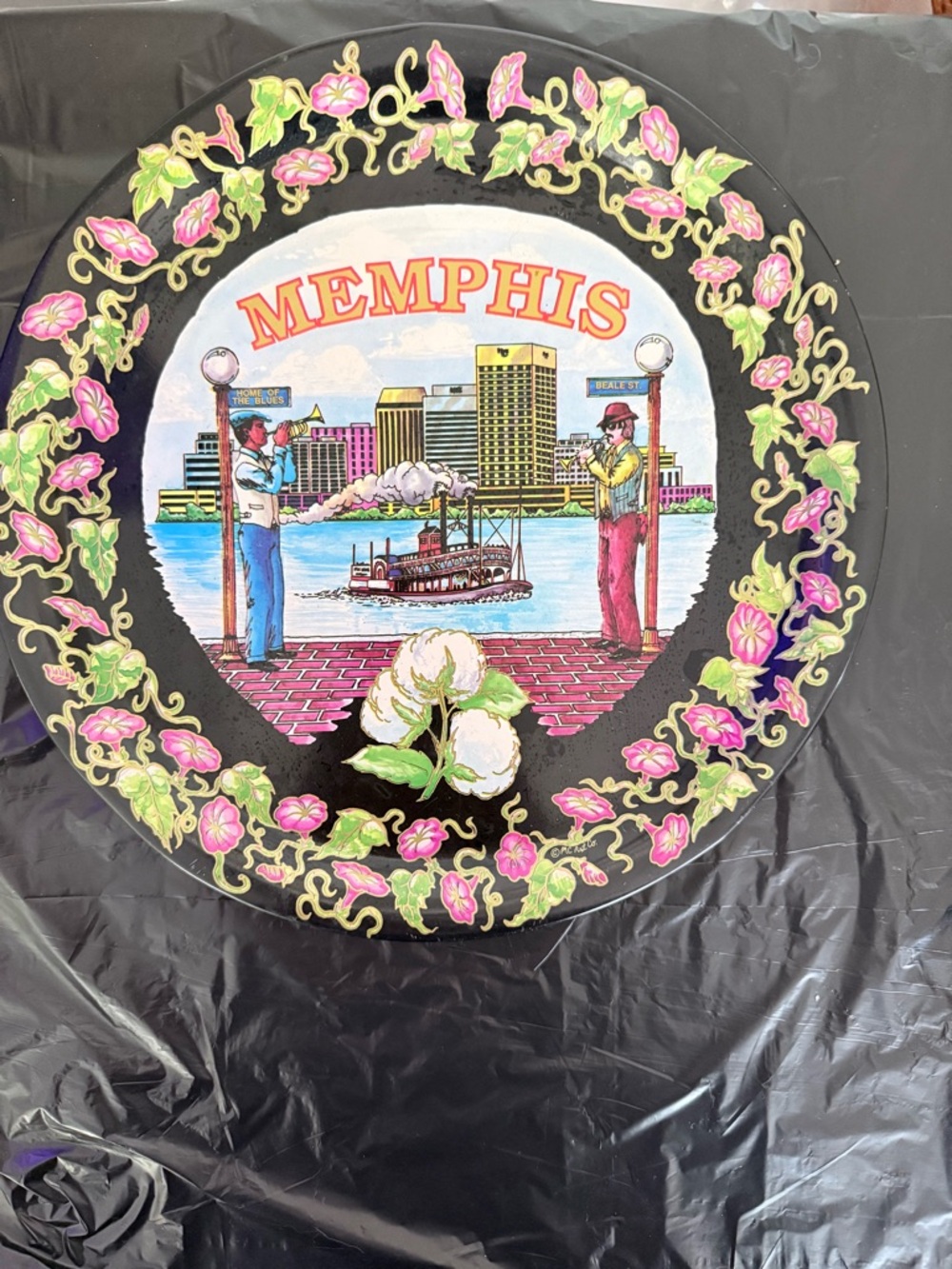 Memphis Souvenir Metal Decorative Round Plaque - Black with Pink Floral Border